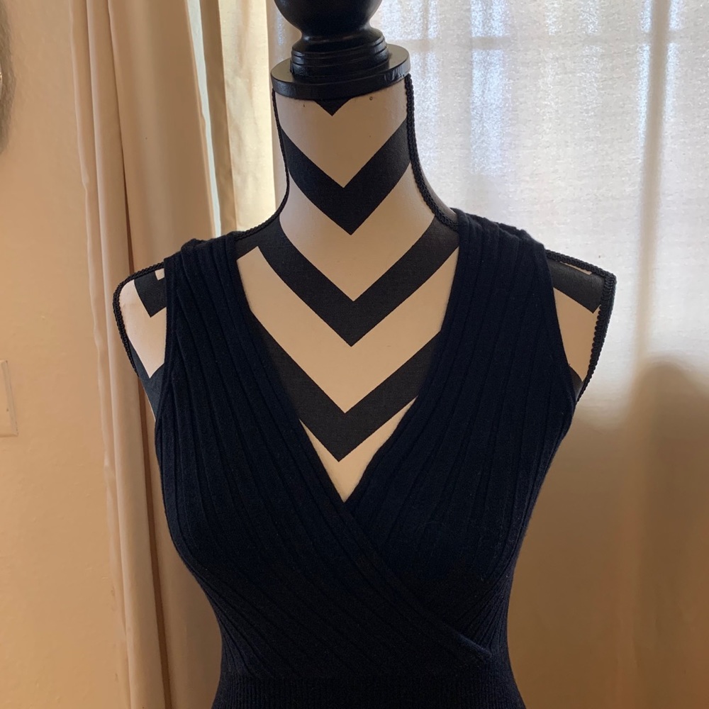 Dress - Picture 4 of 7